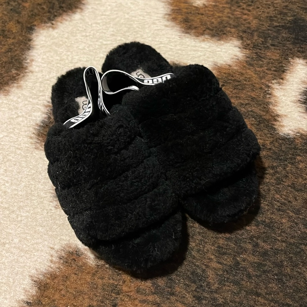 Like new Ugg sandal slipper